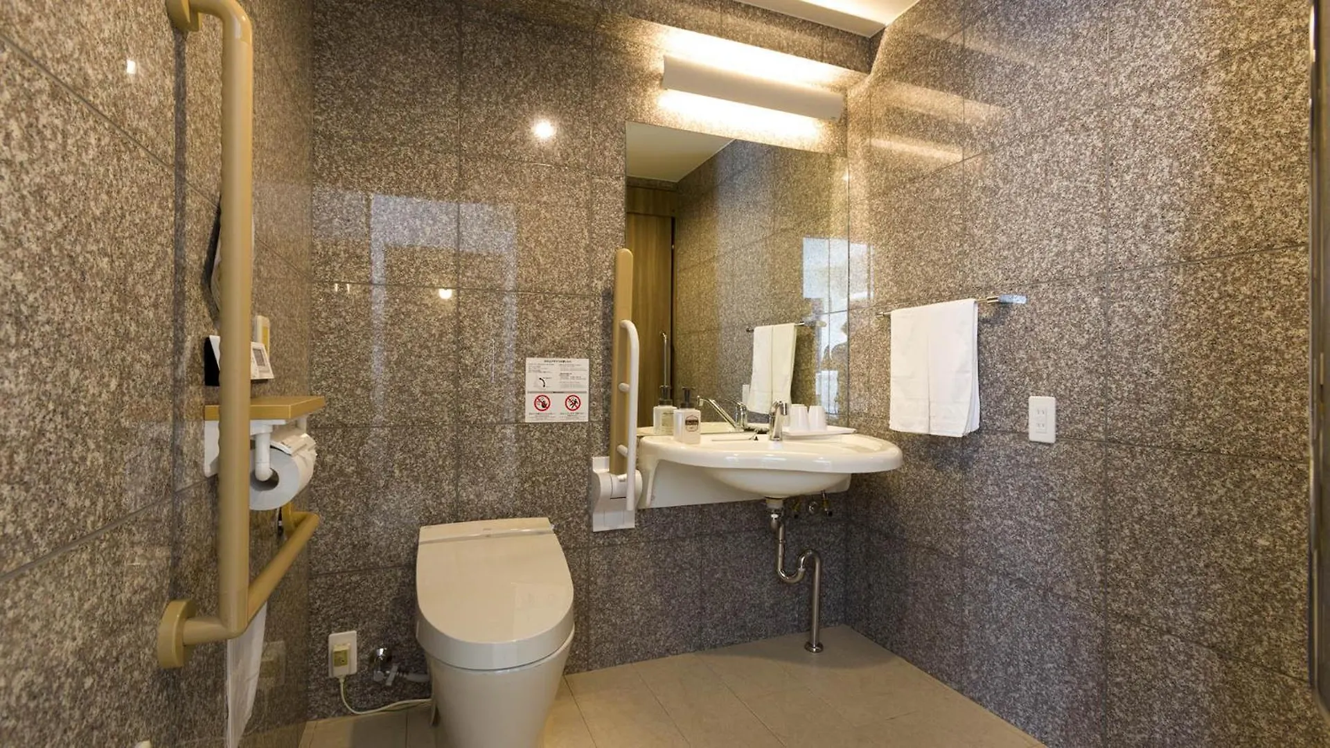 Toyoko Inn Odawara Eki Higashi Guchi 3*,  Japan